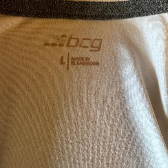 BCG Women's White V-Neck T-Shirt Size Large - Picture 3 of 6